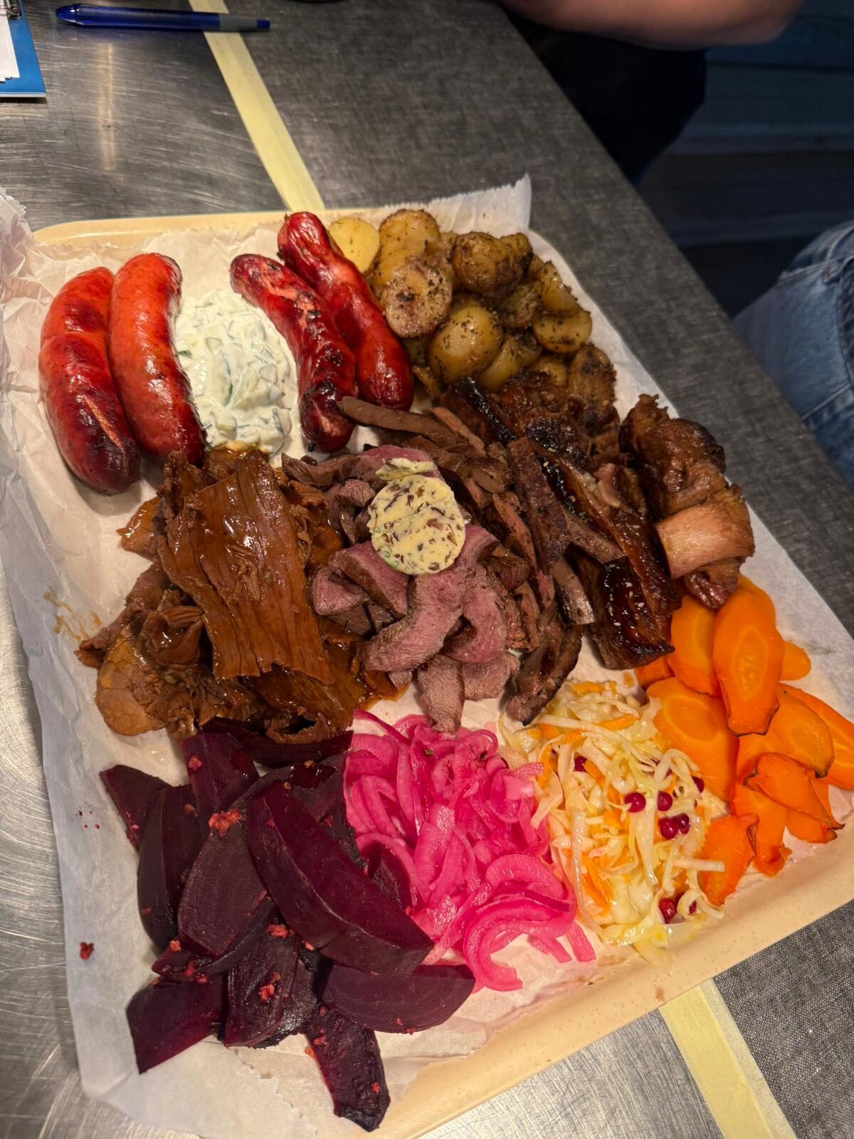 Makkara- ja grillilautanen